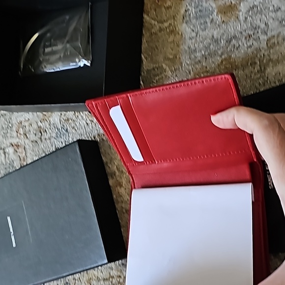 Saint Laurent Vicky lambskin trifold wallet - Picture 7 of 11